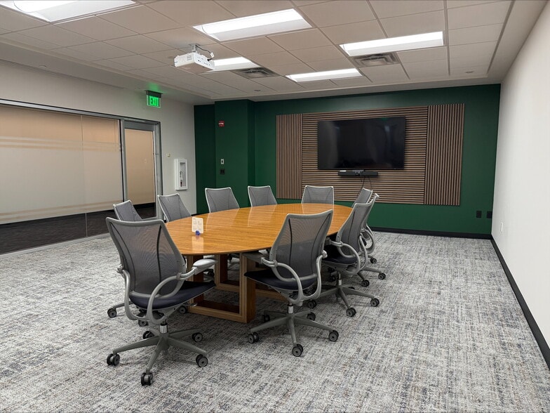 More Photos Of 2701 NW Vaughn St, Portland Office For Lease