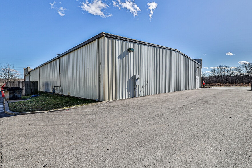 More Photos Of 105 SW Rock Creek Ln, Grain Valley Freestanding For Sale