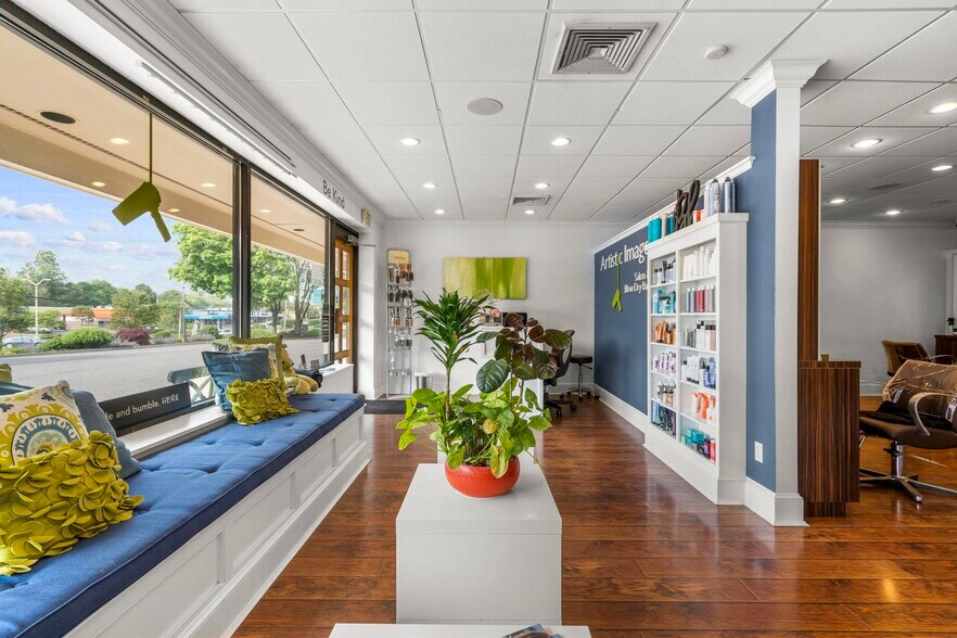 More Photos Of 420 Post Rd W, Westport Storefront For Lease
