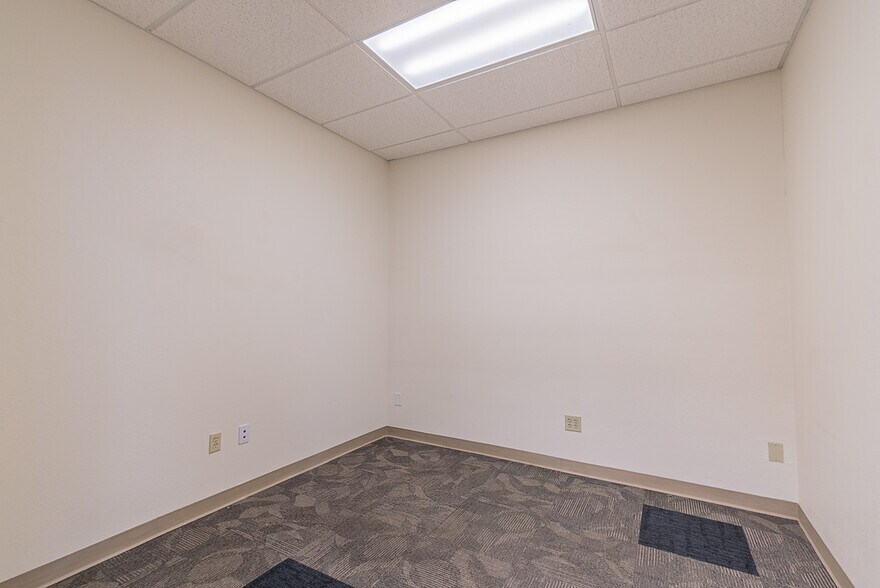 More Photos Of 2550 S 4th Ave, Yuma Freestanding For Lease