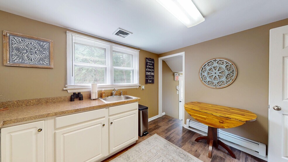 More Photos Of 172 Tuckerton Rd, Medford Office For Sale