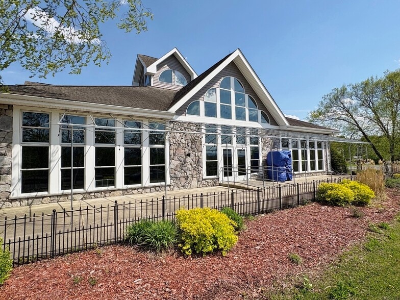 More Photos Of 3 Main St, New Paltz Restaurant For Sale