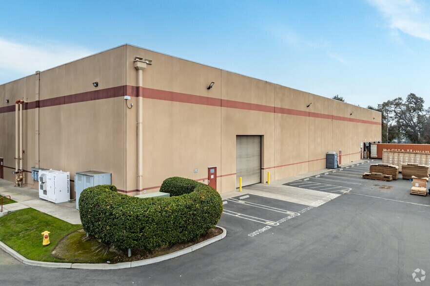 More Photos Of 3700 Finch Rd, Modesto Warehouse For Lease