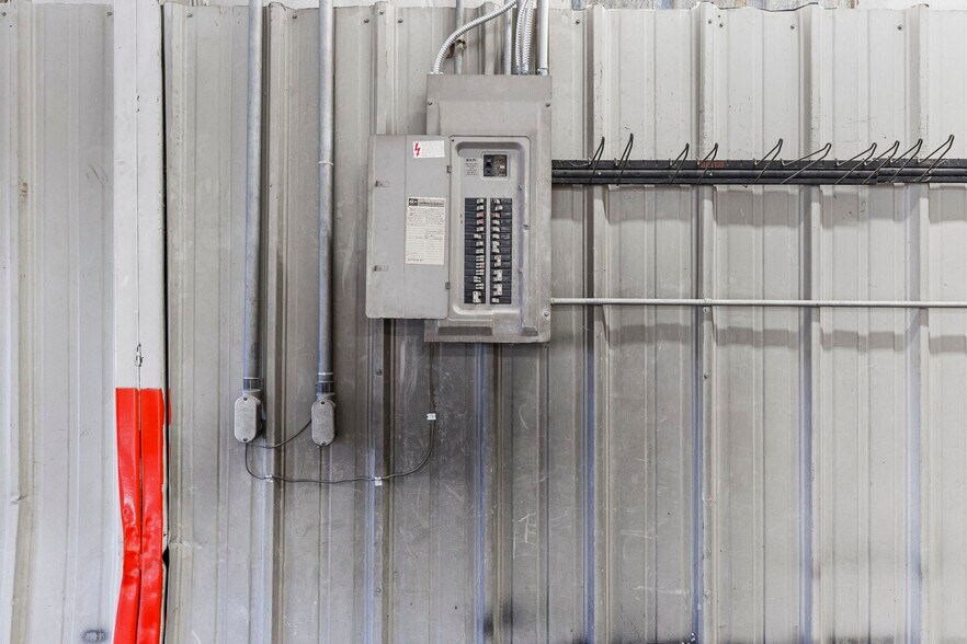 More Photos Of 403 Maple St, Overbrook Warehouse For Sale