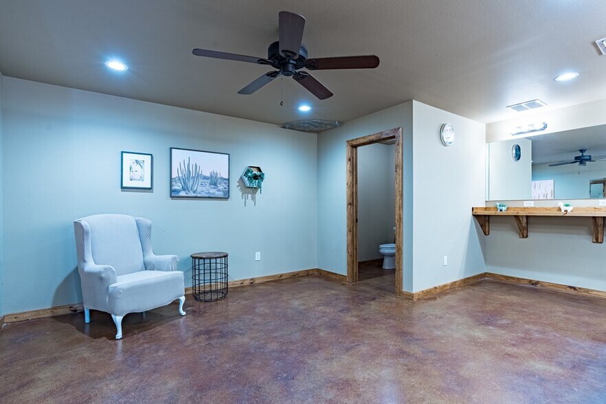 More Photos Of 5015 State Highway 155, Palestine Lodge Meeting Hall For Sale