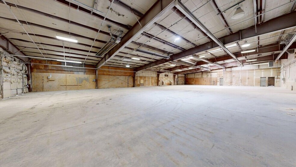 More Photos Of 119 S Washington Ave, Laurel Manufacturing For Lease