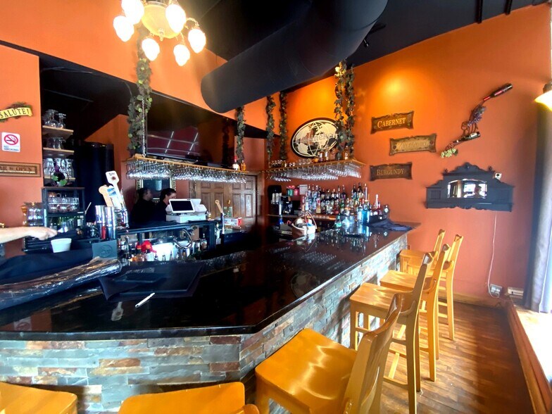 More Photos Of 1100-1106 S State St, Lockport Apartments For Sale