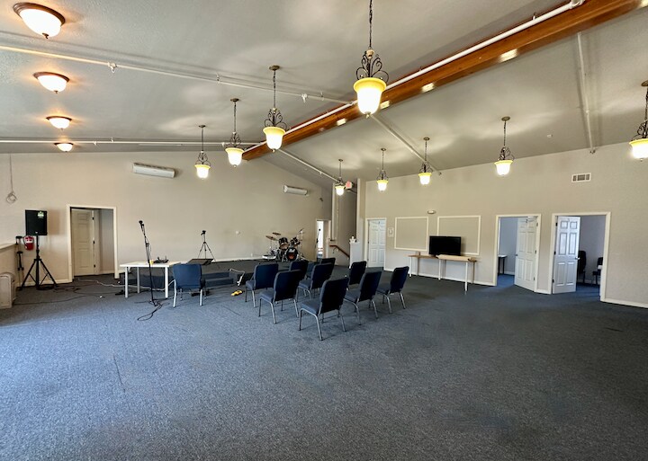 More Photos Of 9629 Holly St, Oakland Religious Facility For Sale