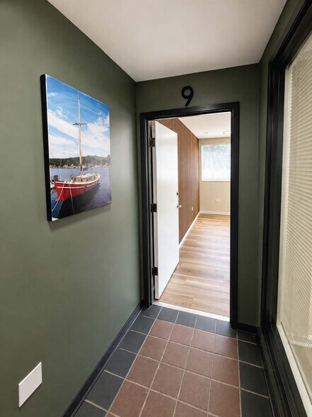 More Photos Of 2622 W Peterson Ave, Chicago Office For Lease