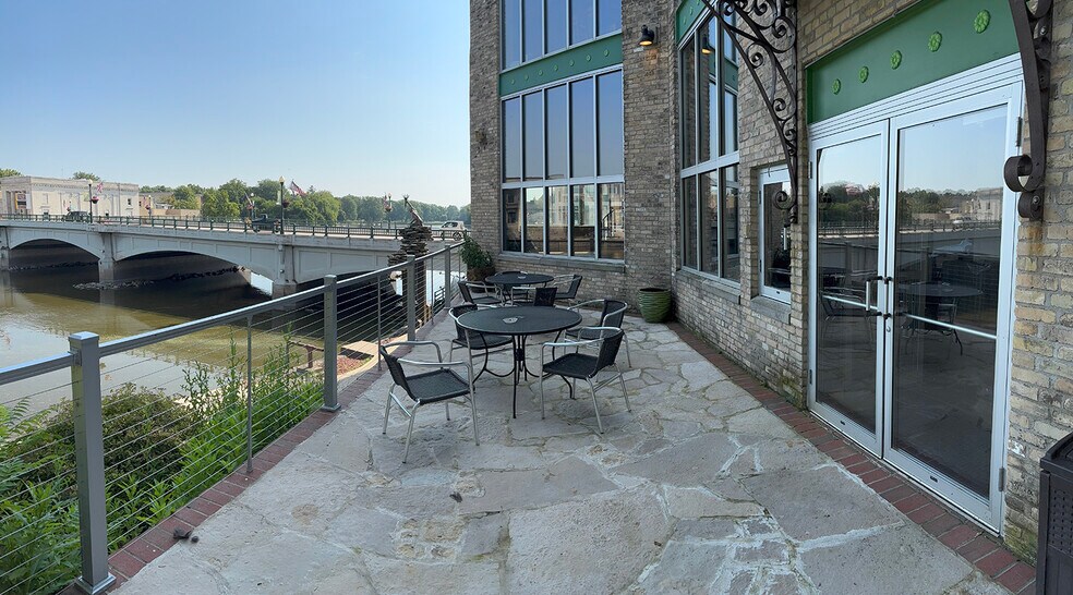 More Photos Of , Fort Atkinson General Retail For Sale