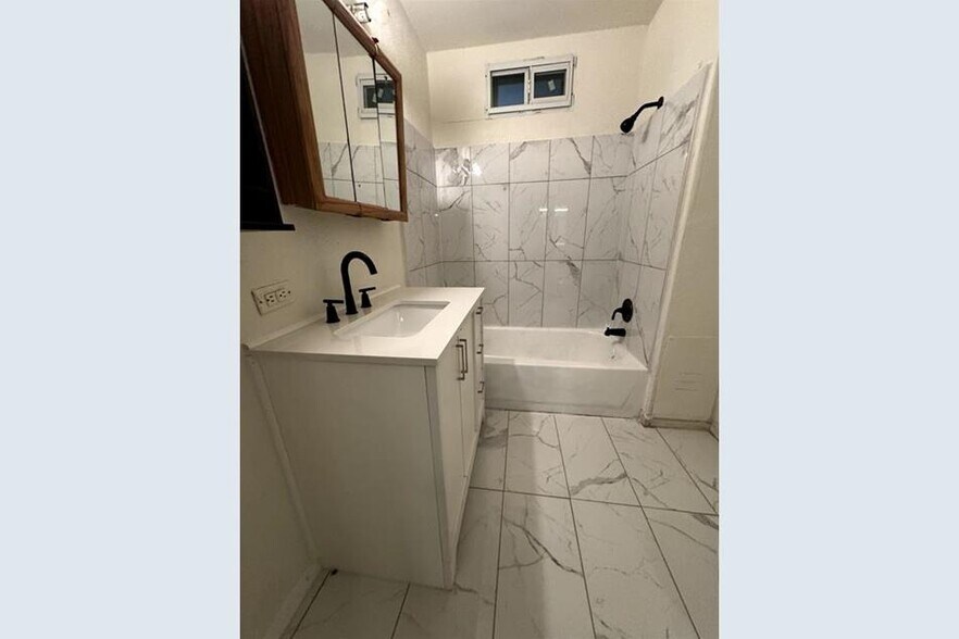 More Photos Of 204 Bowser St, Rockdale Office Residential For Sale