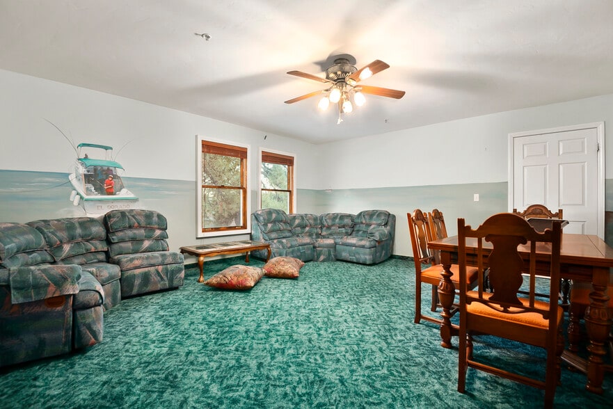 More Photos Of 790 California 2, Wrightwood Specialty For Sale