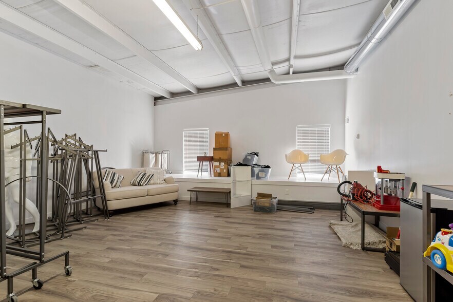 More Photos Of 3041 Pennsylvania Ave, Ogden Showroom For Sale