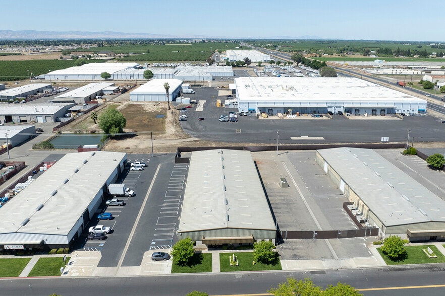 Primary Photo Of 4825 Stratos Way, Modesto Warehouse For Lease