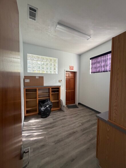 More Photos Of 19204 NW US Highway 441, High Springs Office For Lease
