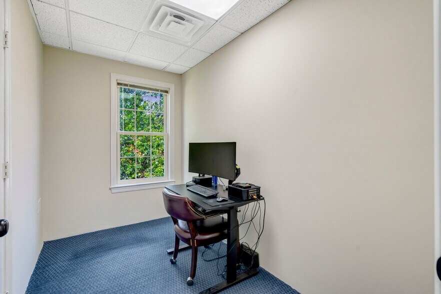 More Photos Of 10525 Braddock Rd, Fairfax Medical For Sale