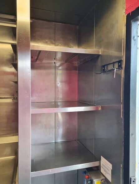 More Photos Of 2423 Commercial Ave, San Antonio Fast Food For Lease