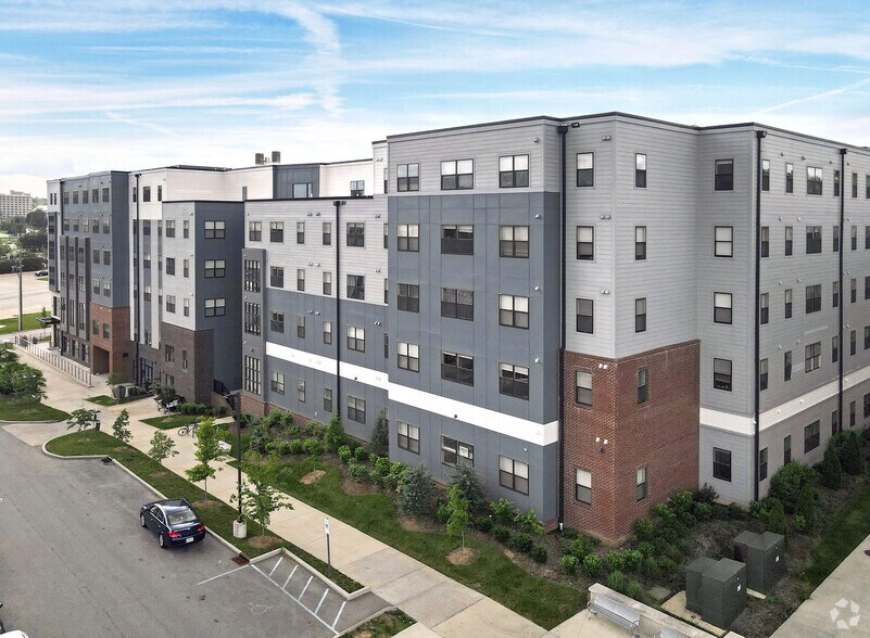 More Photos Of 1425 N Dunn St, Bloomington Apartments For Lease