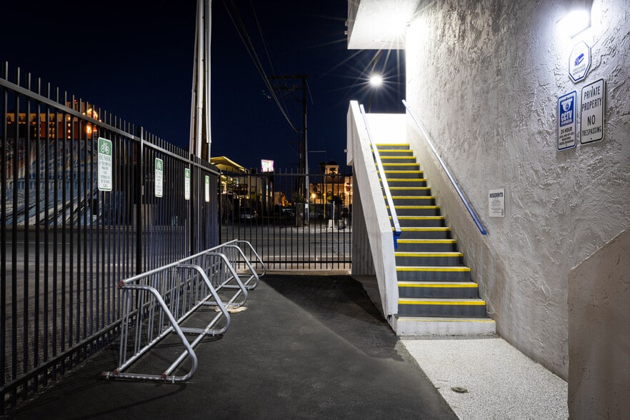 More Photos Of 200 S 8th St, Las Vegas Apartments For Sale