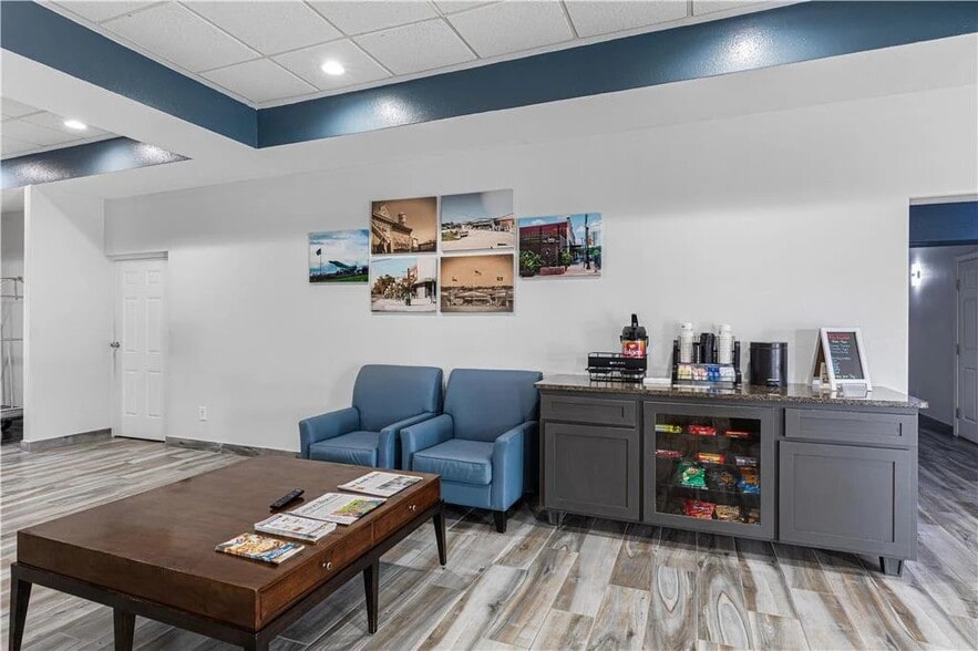 More Photos Of 2251 N Trade Days Blvd, Canton Hotel For Sale