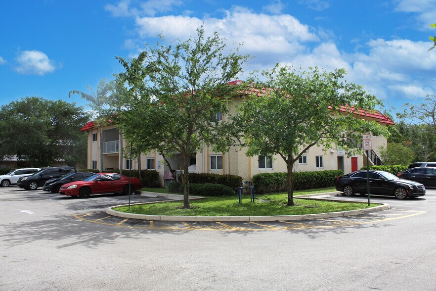 More Photos Of 5850-5890 NW 17th Plz, Sunrise Apartments For Sale