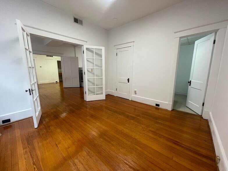 More Photos Of 3 N Court St, Frederick Office Residential For Lease