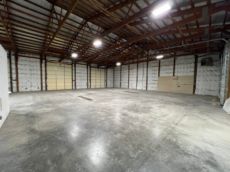 More Photos Of 1101 Swan, Terre Haute Warehouse For Sale