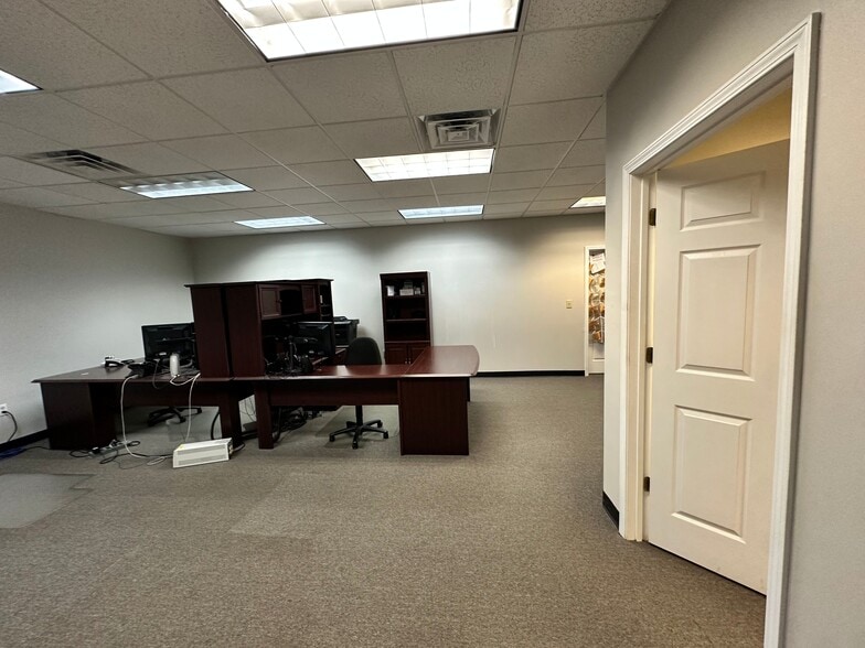 More Photos Of 1385 Weber Industrial Dr, Cumming Distribution For Lease