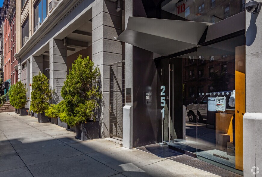 More Photos Of 251 W 19th St, New York Apartments For Sale