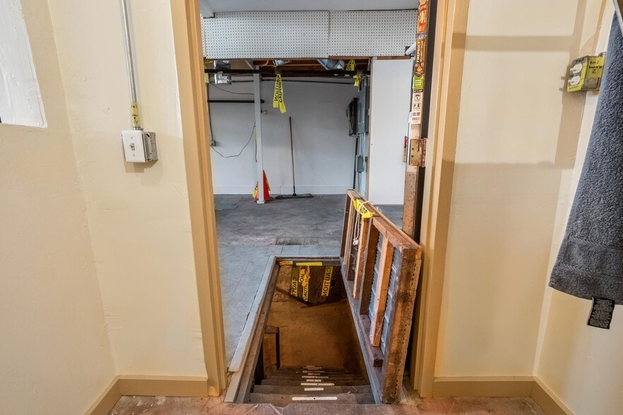 More Photos Of 700 10th Ave, San Francisco General Retail For Sale