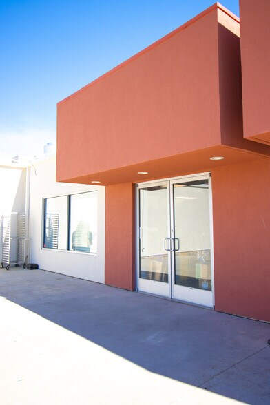 More Photos Of 2714 Bomar Ave, Dallas Restaurant For Lease