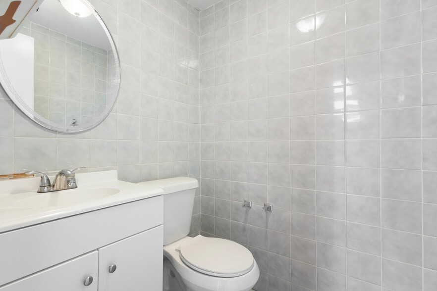 More Photos Of 1740-1742 NW 93rd Ave, Miami Warehouse For Lease