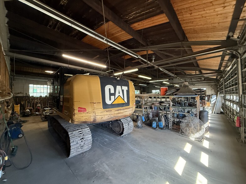 More Photos Of 801 Garasches Ln, Wilmington Warehouse For Sale