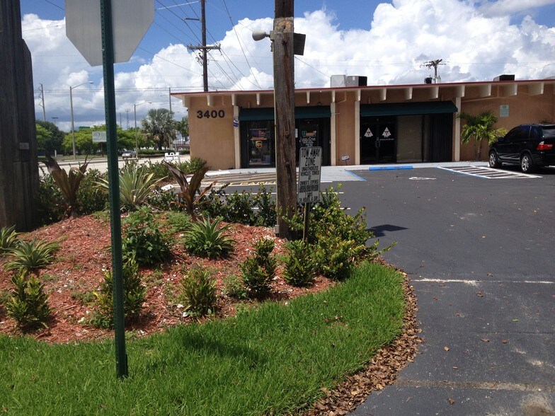 More Photos Of 3400 Powerline Rd, Fort Lauderdale Freestanding For Sale