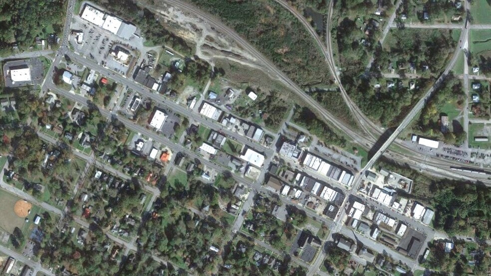 More Photos Of 101-103 W Main St, Manchester Storefront Retail Office For Lease