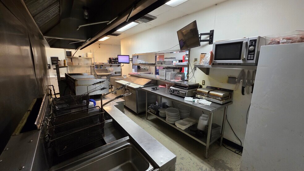 More Photos Of 2100 S Main St, Nephi Storefront Retail Office For Lease