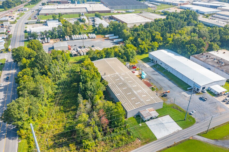 More Photos Of 506 Bear Creek Rd, Dalton Manufacturing For Sale