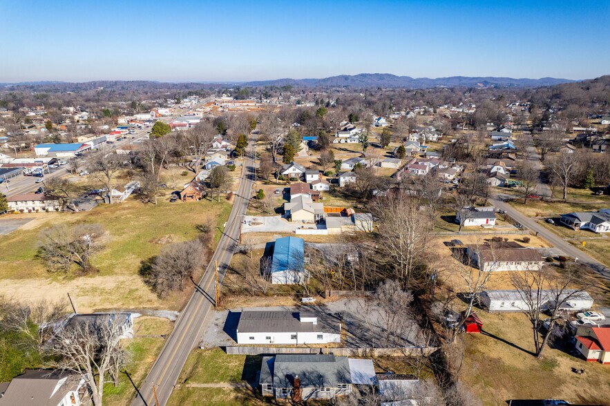 More Photos Of 2336 Old Knoxville Pike, Maryville Light Manufacturing For Sale