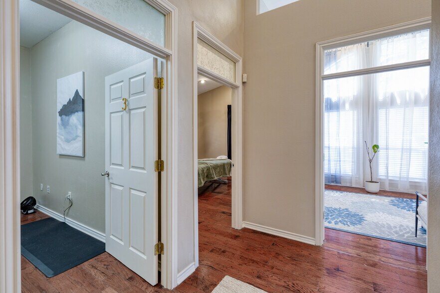 More Photos Of 12335 Hymeadow Dr, Austin Office For Sale