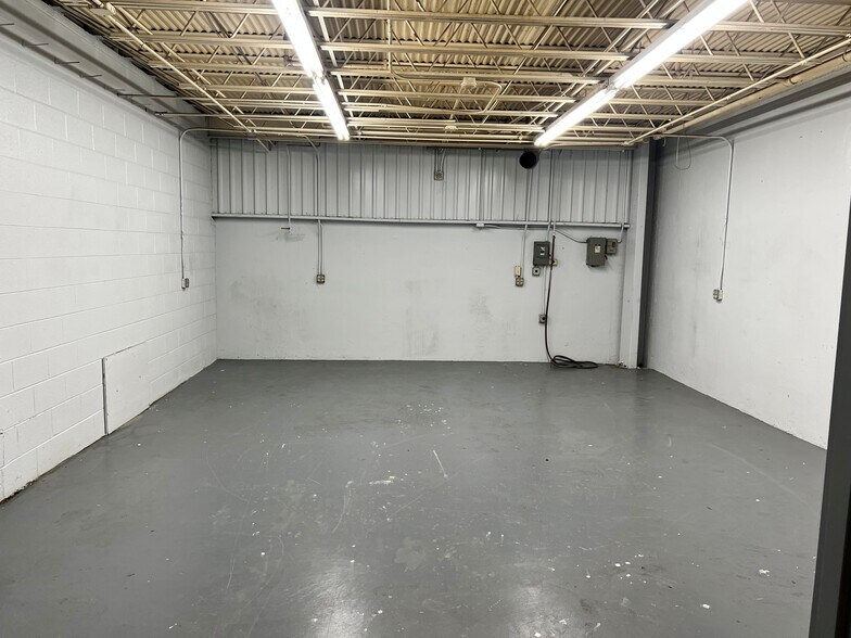 More Photos Of 201 Oakley Ave, Lynchburg Warehouse For Sale