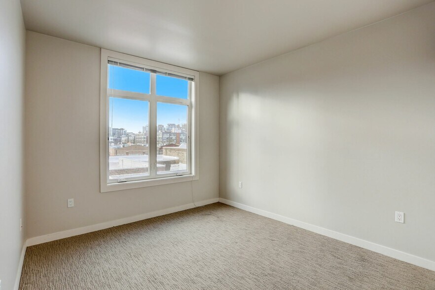 More Photos Of 954 E Union St, Seattle Apartments For Lease