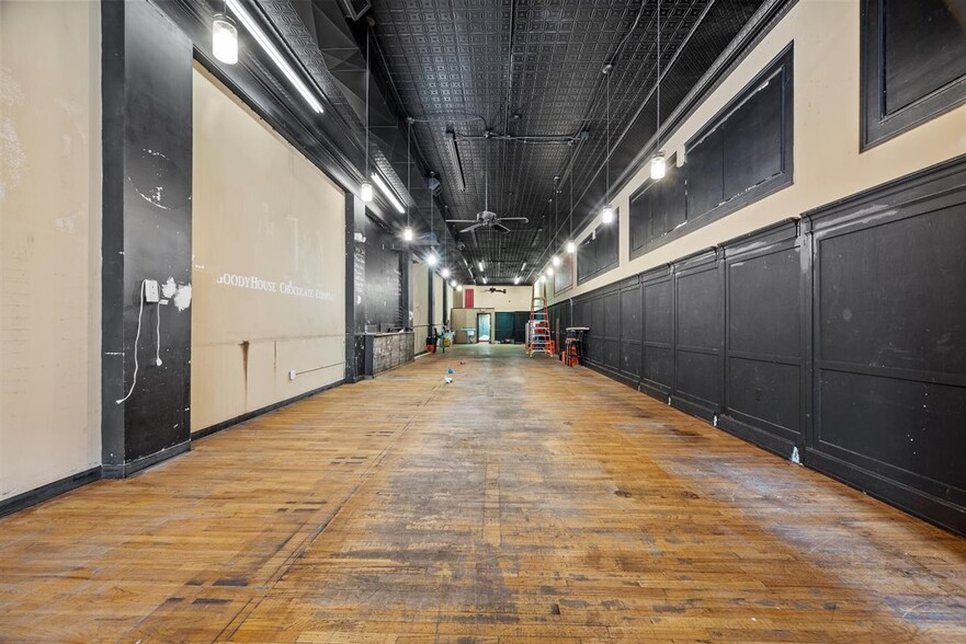 More Photos Of 1501-1503 E Carson St, Pittsburgh Restaurant For Sale