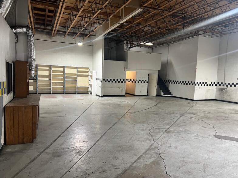 More Photos Of 1955 E Daily Dr, Camarillo Unknown For Lease