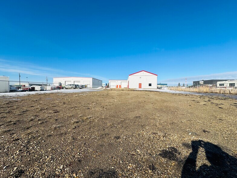 More Photos Of 10203B 123 St, Grande Prairie Warehouse For Lease