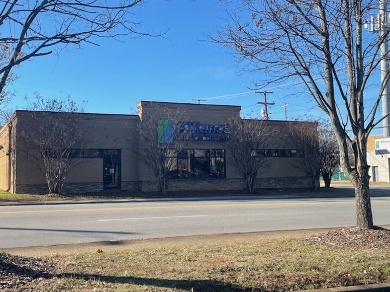 More Photos Of 2400 McCallie Ave, Chattanooga Medical For Sale