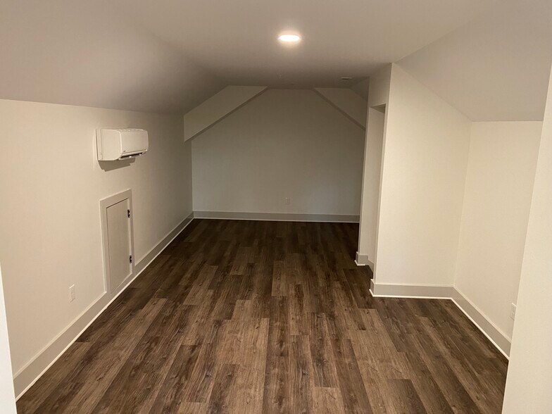 More Photos Of 3010 State, Peachtree City Office Residential For Sale