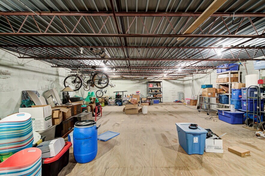 More Photos Of 1940 N May Ave, Oklahoma City General Retail For Sale