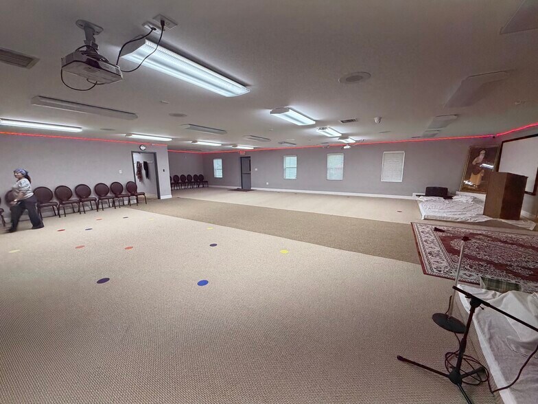 More Photos Of 198 Thompson Ave, Louisville Religious Facility For Sale