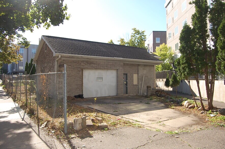More Photos Of 2530 Essex St SE, Minneapolis Land For Sale
