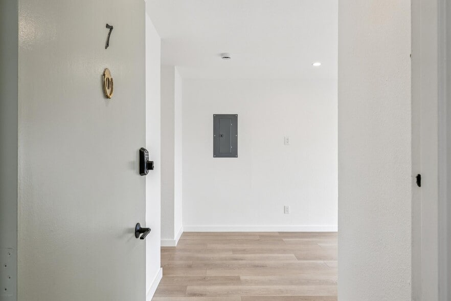 More Photos Of 1321 Columbus Ave, San Francisco Apartments For Sale